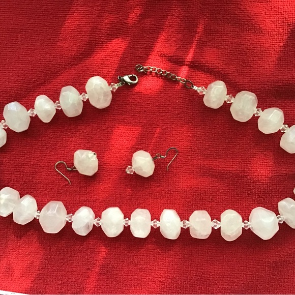 Set of Necklace & earrings - Picture 4 of 5